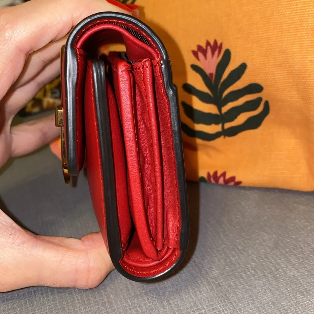 GUCCI Sylvie Leather Wallet - Picture 12 of 13
